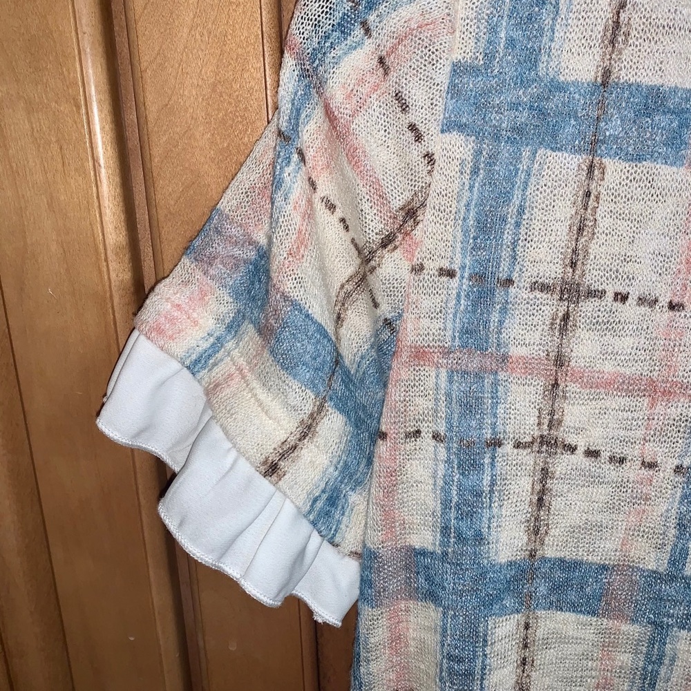 🆕 SALE❗️Cream Plaid Ruffle Top - Picture 4 of 7
